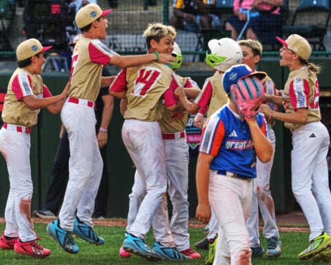 Carsynn Meyer’s RBI single sparks Nevada’s 12-2 rout of Ohio into LLWS title game