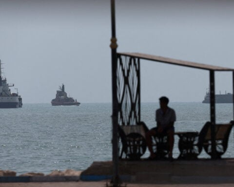 Oil settles up by more than 2.5% as US and Iran resume military attacks