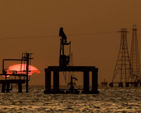Venezuela's assembly backs oil deal announced with U.S