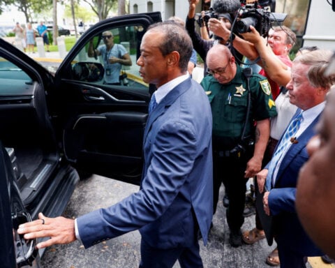 Golf-Woods to change not guilty plea in DUI case, court documents show