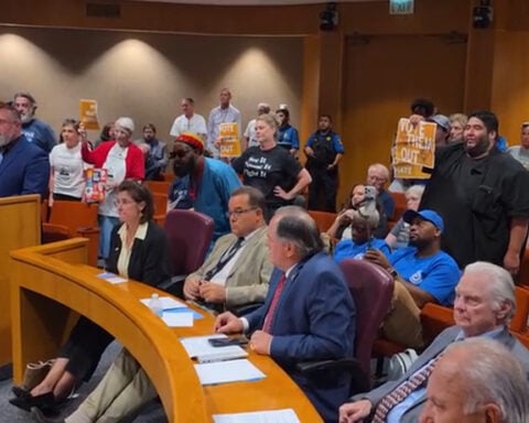 Tarrant County commissioners vote to cut election polling sites