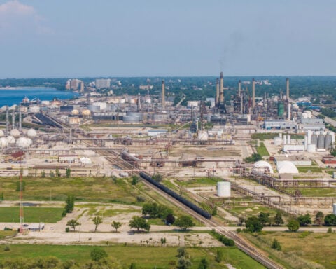 Oil prices hit fresh 6-week highs on renewed Middle East tensions