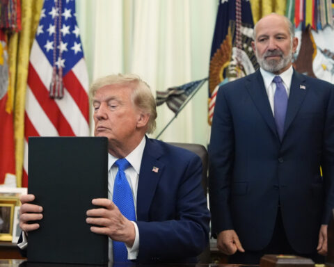 A judge blocks Trump's new bid to curb birthright citizenship, citing Supreme Court precedent