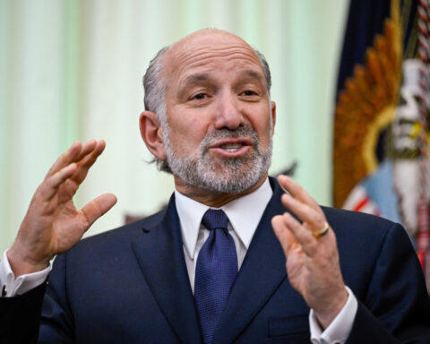 Lutnick apologizes for saying no Americans have died in Iran war