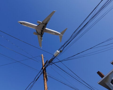 US airlines weigh safety system to prevent midair collisions ahead of legal mandate, provider says