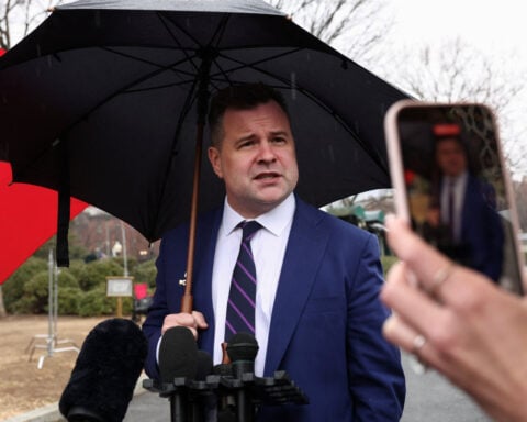 US official directs Fannie Mae, Freddie Mac to approve VantageScore for all lenders