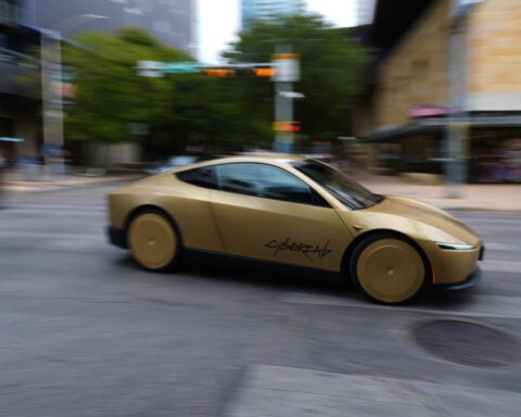 Feds open probe into Musk's steering-wheel-free taxis a day after he began offering rides in them