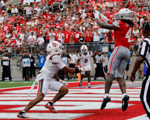 Jeremiah Smith flashes Heisman pose in Ohio State's warmup for showdown with Texas