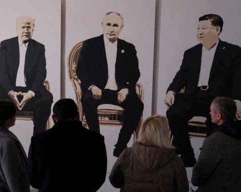 Moscow not ruling out trilateral meeting of Russian, US and Chinese leaders, agencies report