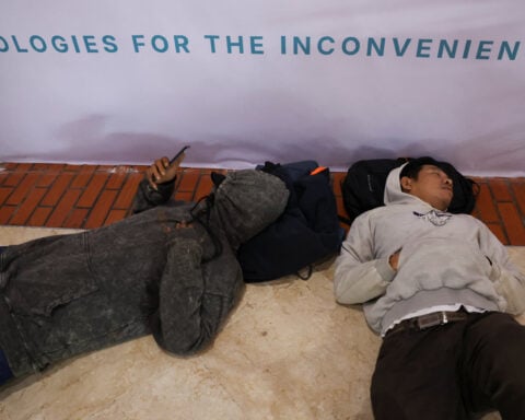 Seven Indonesian airports remain shut due to volcanic ash from Anak Krakatau