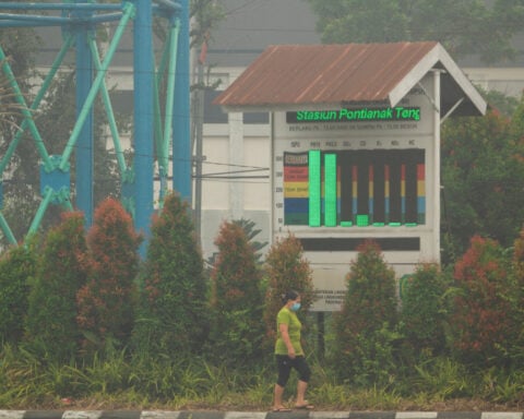 Wildfires, heat waves threaten to undermine air quality, UN weather agency says