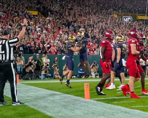 Notre Dame's Flanigan continues family tradition by delivering at Lambeau