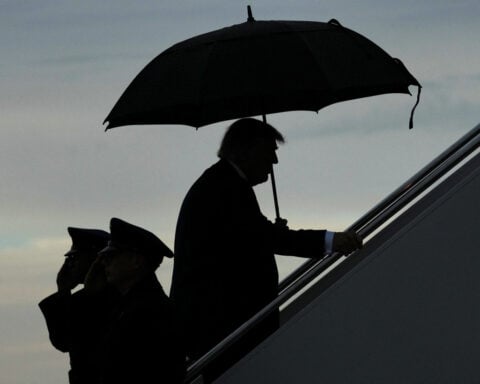 Warning signs abound for Trump's Republicans as midterm campaign begins final sprint