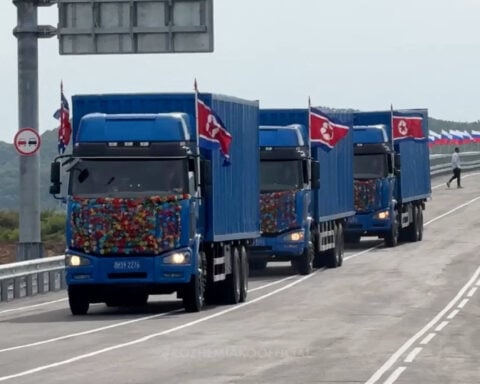 North Korea and Russia open their first road bridge, a symbol of expanding ties