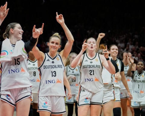 Host Germany avoids early exit from women’s FIBA World Cup, France sets 3-pointer record with 22