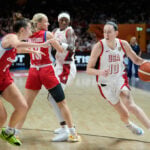 Breanna Stewart sparks US to 105-64 rout of Czech Republic after a scare vs Italy