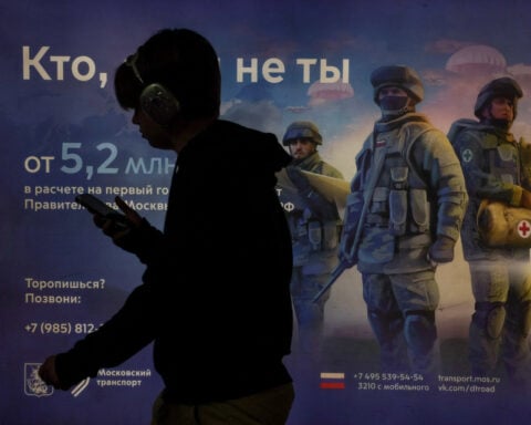 Russia to strip contract soldiers of one-off payment if laws violated at home