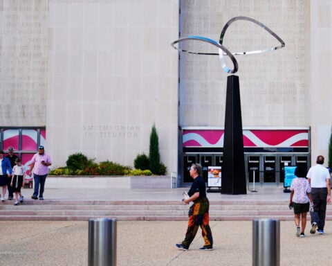 Trump wants the Smithsonian Institution to install George Washington statues and exhibit