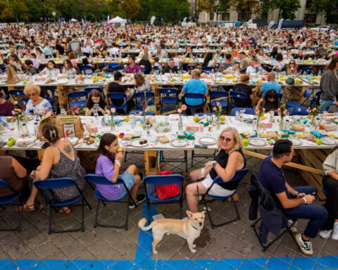 Romania sets Guinness record with miles-long table, raises funds for pediatric psychiatry hospital