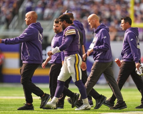 Vikings QB Murray leaves his debut in the 1st quarter with a concussion after a hit to the head