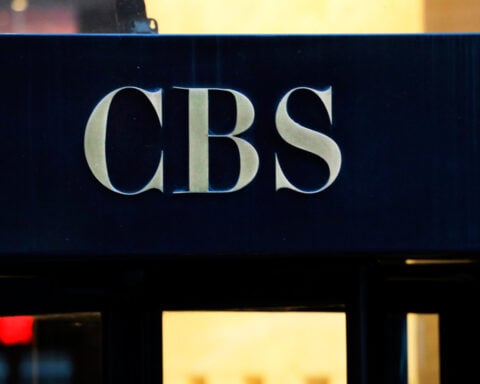 '60 Minutes' opens 59th season on CBS with no direct mention of show's off-season turmoil