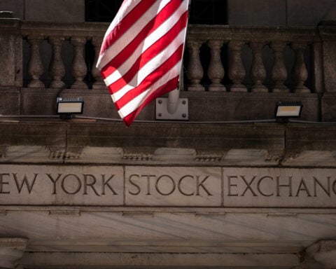 AI stocks drop on calls for a global slowdown as jumping oil prices send the 10-year yield to 5%