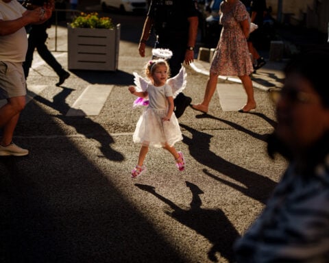 How a photographer sees images of daily life as a unifying force