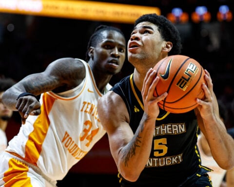 Louisville adds fifth-year forward LJ Wells to the basketball roster for this season