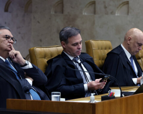 Brazil's top court postpones ruling on probe of justice in politically charged case