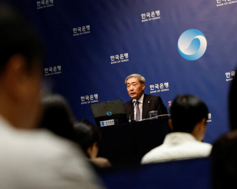 Bank of Korea minutes show possible policy rift on back-to-back rate hikes