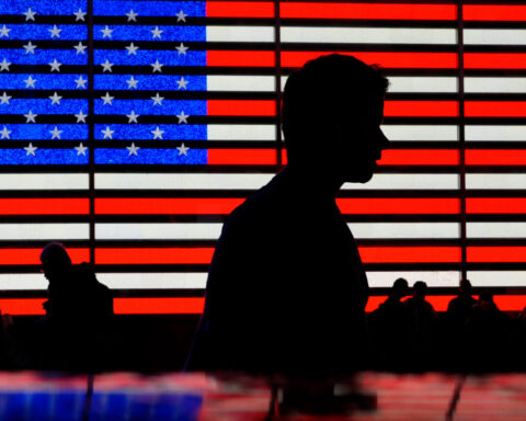 American incomes finally top pre-pandemic levels, fighting against inflation all the way