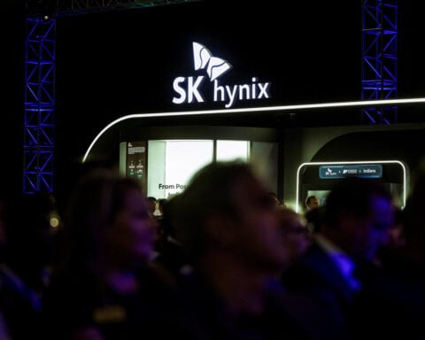 SK Hynix in talks with Intel about deal to make memory chips in US for the first time, sources say