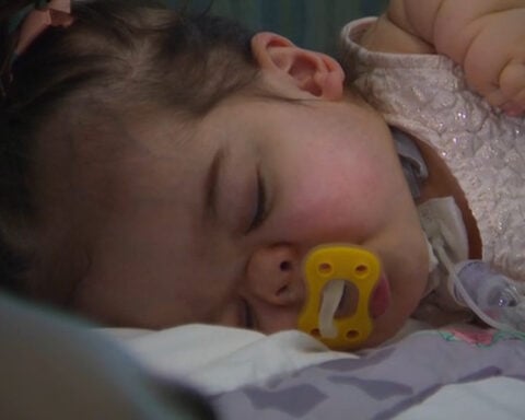 Toddler with rare genetic disorder wins national title