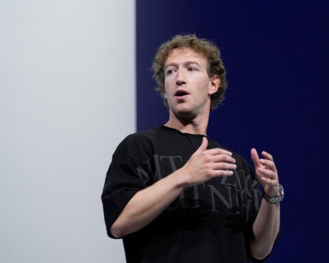 Zuckerberg distances Meta from calls for a coordinated approach on an AI slowdown
