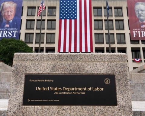 Claims for unemployment benefits drop to 196,000, lowest since mid-July as layoffs remain low