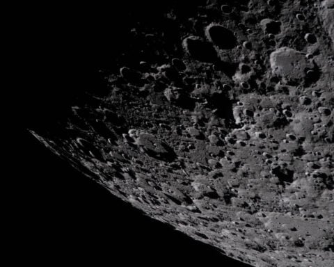 Cities won’t survive on the moon as there isn’t enough water, scientists say