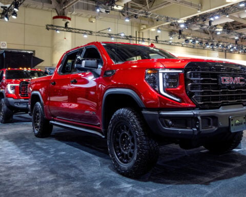 GM doubles down on diesel pickups as rivals tap hybrids