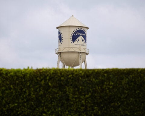 US FCC approves foreign investment in Paramount Warner merger