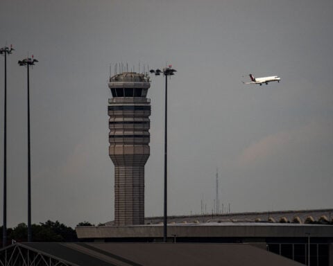 Flights briefly paused at DC airport as unauthorized drone appears over runway