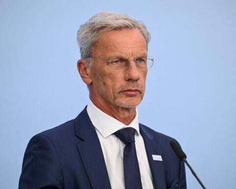 EU banks must be bigger, have deeper capital market, to compete with US, say top EU officials