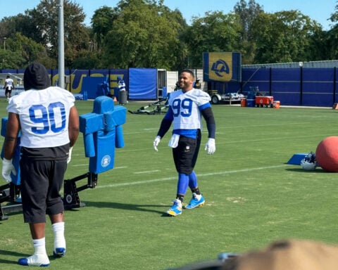 Aaron Donald expects to play for Rams on Monday night against Giants