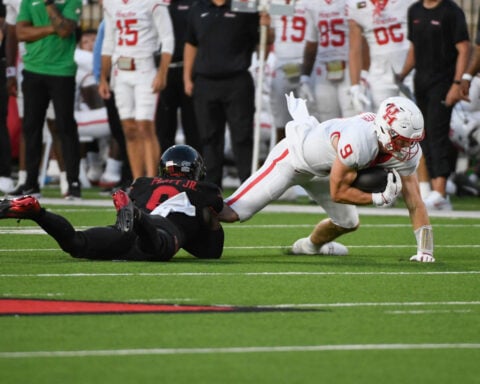 No. 13 Texas Tech stops a late 2 and beats No. 22 Houston 28-26 in Big 12 opener