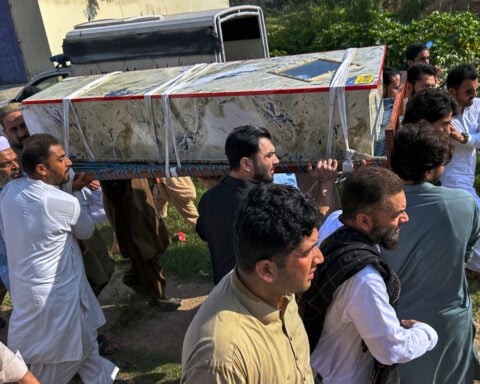 Pakistani forces end 20-hour standoff with militants in the northwest