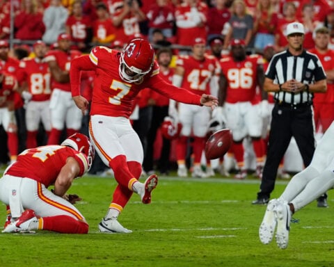 Mahomes and Walker shine, Butker hits winning 40-yarder as Chiefs beat Colts 33-30 in OT