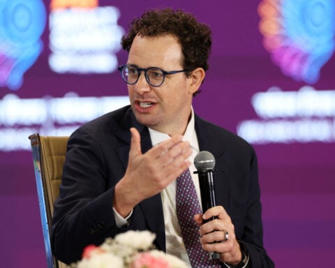 Tech leaders, governments split over 'AI doom' fears