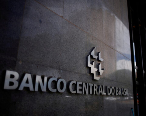 Brazil economists cut end-2026 interest rate forecast to 13.50%