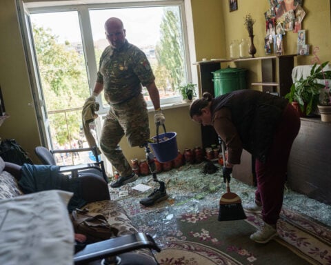 Trump suggests a Ukraine deal on Russia's war could be close while meeting with Zelenskyy