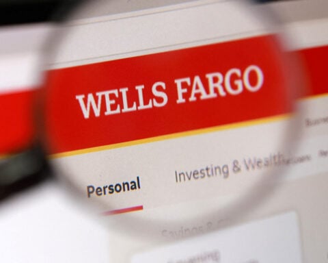 Wells Fargo's chief risk officer Derek Flowers to retire