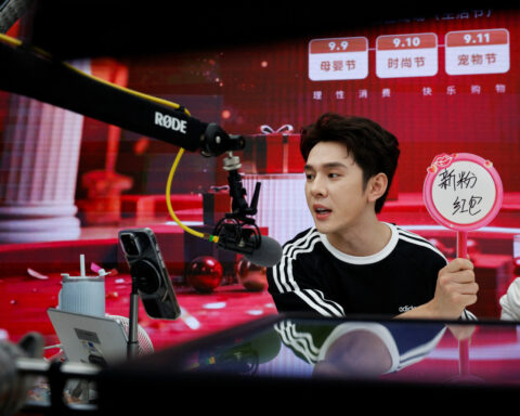 China's 'Lipstick King' confronts slower growth, AI disruption in livestream shopping