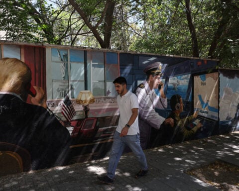 New US sanctions shut down Iranian flights